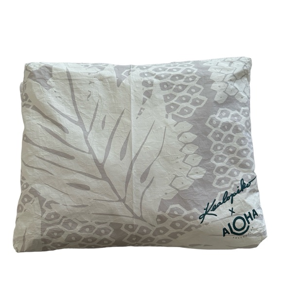 KEALOPIKO + ALOHA COLLECTION max pouch - Picture 2 of 2